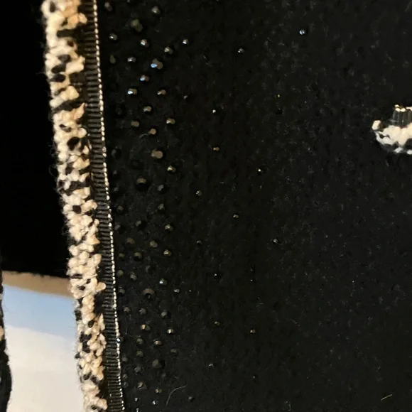 Molly Bracken Elegant Black and Cream Knit - Picture 7 of 11